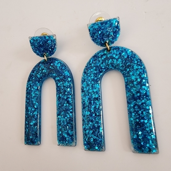 NWT Blue Glittered Resin Arch Dangle Earrings - Picture 5 of 7